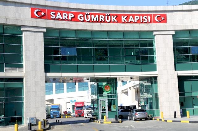 SARP SINIR KAPISINDAN  GEÇİŞ SAATLERİ REVİZE EDİLDİ