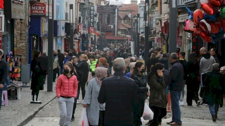 Bulgaristan’dan 1 milyon turist Edirne’ye alışverişe geldi