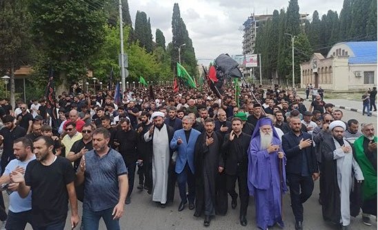 Gürcistan'da 'Tasua Yürüyüşü'ne binlerce kişi katıldı